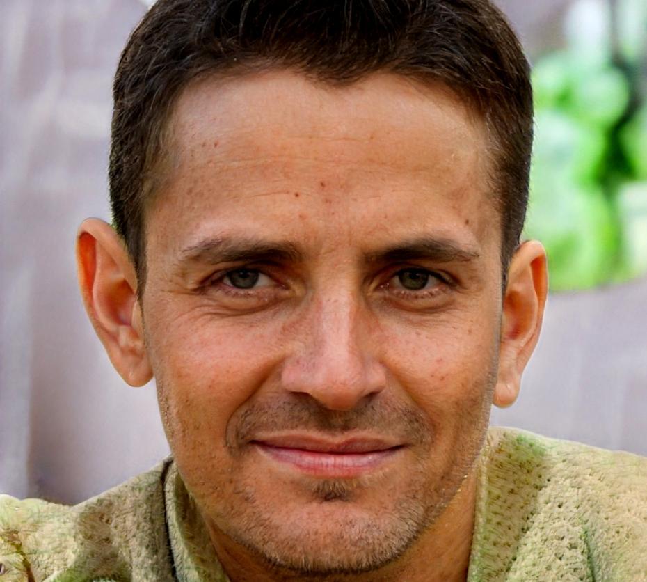 Russell Hayes, Senior Financial Analyst